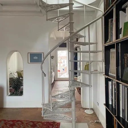Appartement Special With A View Of The Navigli Milaan